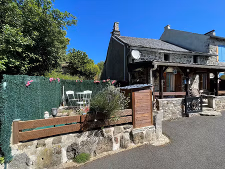 jolie maison de campagne a saint-etienne de chomeil