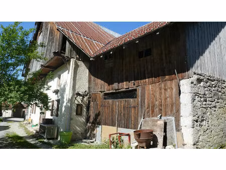 montmin. batisse a rehabiliter