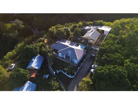 superbe villa d'architecte sur les mi-hauteurs de saint leu