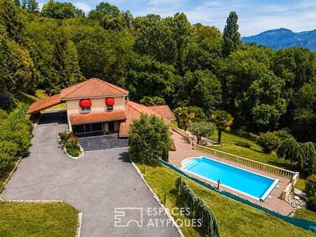 villa de standing avec vue panoramique sur la plaine de l'isère