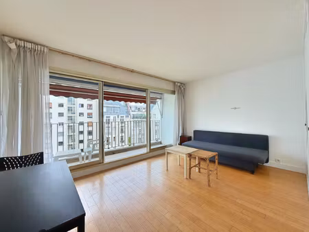 beau studio avec balcon