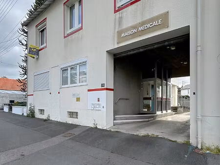 local commercial nantes 3 pièce(s) 121.50 m2
