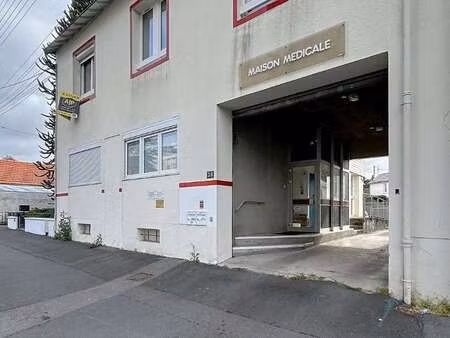 location bureaux et commerces à nantes (44000) : à louer / 122m² nantes