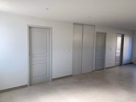location appartement 3 pièces 70 m² à foix (09000)  830 €