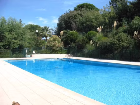 location meublée appartement 2 pièces 48 m² à vallauris (06220)  1 050 €