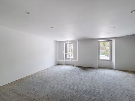 à vendre appartement t3 rénové en plein centre de barcelon