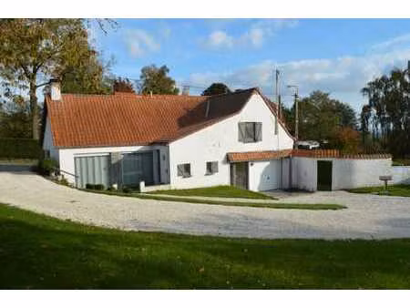 maison 3ch avec terrasse et jardin à mont st-aubert