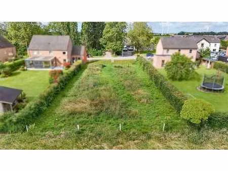 belle parcelle de terrain à bâtir de 902m²!