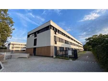 bureaux entièrement rénovés à un emplacement de premier cho