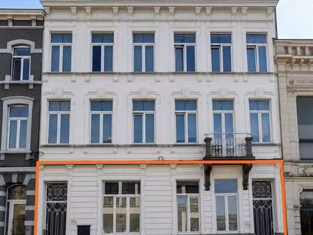 surface polyvalente de bureaux totalement rénovée de 120 m²