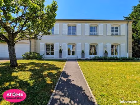 propriété 8 pièces 299 m²