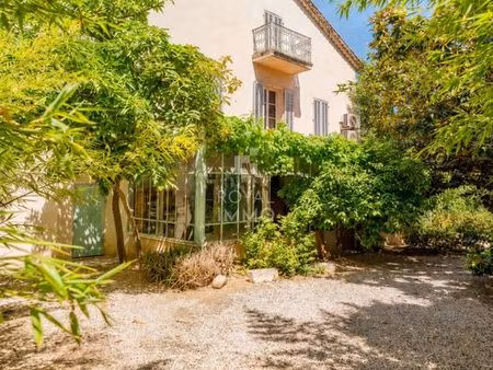 propriété 8 pièces 191 m²