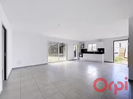 location maison 4 pièces 92.61 m² à gillonnay (38260)  1 100 €