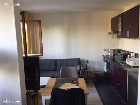 location studio meublée - le chesnay
