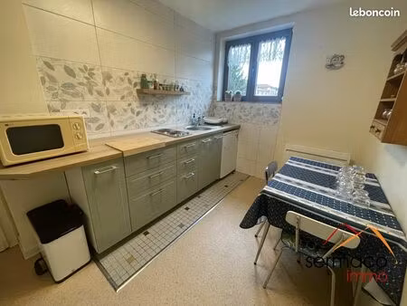 studio 1 pièce 27 m²