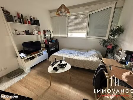 studio 1 pièce 18 m²