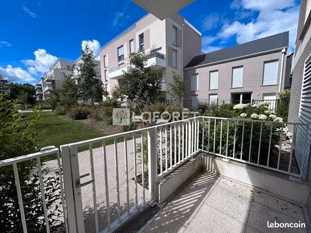studio 1 pièce 32 m²