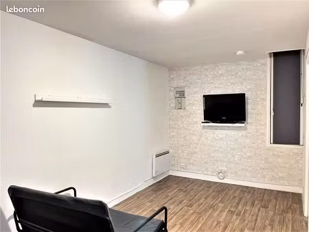 studio 1 pièce 28 m²