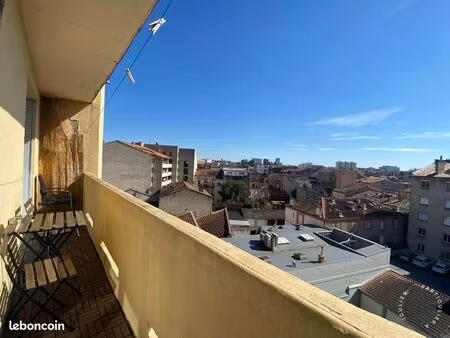 chambre 3 pièces 63 m²