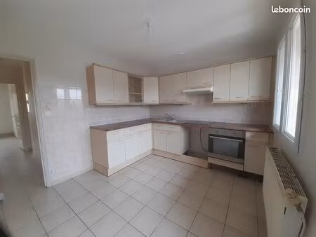 location t4 - 85m² - villereversure
