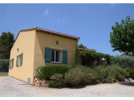 location maison 4 pièces 111 m² à saint-zacharie (83640)  2 160 €