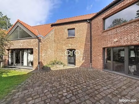 maison 6 pièces 235 m²