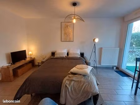 studio meublé étudiant. cergy le haut. 5mn a pied rer