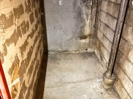 cave / cellier 2 94 m² – 6 2 m³ – à 5 min à pied de la gare du val d’argenteuil