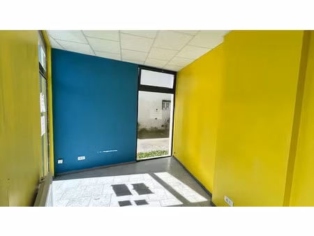 location locaux professionnels 3 pièces 90 m² à boué (02450)  800 €