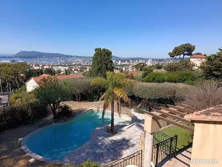 villa 6 pièces 137 m²