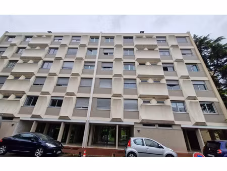 location appartement  77.23 m² t-3 à caluire-et-cuire  1 067 €