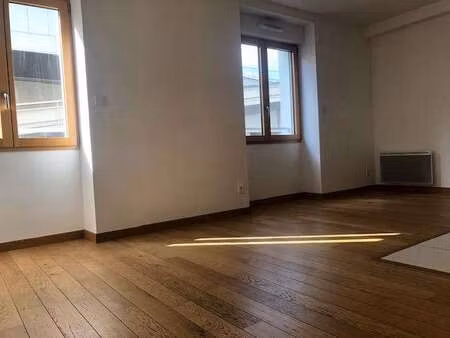 location appartement 2 pièces à nantes centre ville (44000) : à louer 2 pièces / 39m² nant