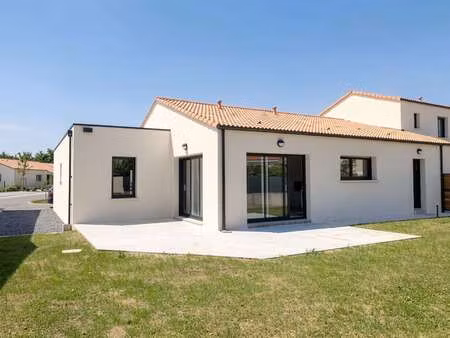 location maison à chavagnes-en-paillers (85250) : à louer / 111m² chavagnes-en-paillers