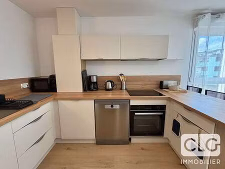 location appartement 3 pièces meublé à quimper (29000) : à louer 3 pièces meublé / 69m² qu