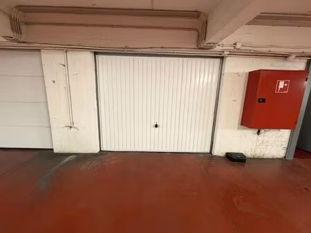 garage à louer à woluwe-saint-lambert (vbe34850)
