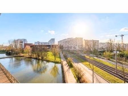 location appartement 4 pièces à bordeaux (33000) : à louer 4 pièces / 81m² bordeaux