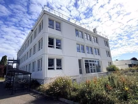 location bureaux 2 216 m²