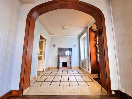 vente maison 9 pièces  170.00m²  châteauneuf