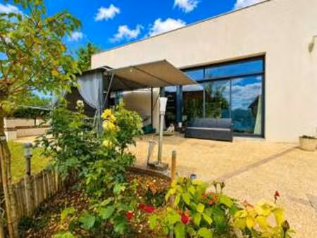 vente maison à sainte-hermine (85210) : à vendre / 125m² sainte-hermine