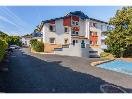 appartement t2 de 31m2 avec terrasse et place de parking en