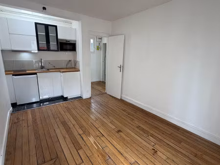 paris 19 - rue mathis - 2 pièces de 32 m² .