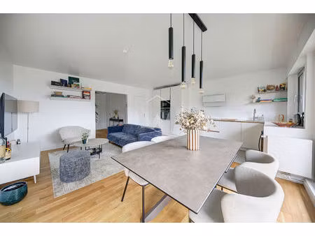 2 pièces 59m2 7' rer - refait à neuf -balcon - ascenseur - parking