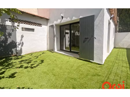 location maison  m² t-2 à marignane  990 €