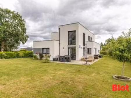 vente maison à saint-erblon (35230) : à vendre / 147m² saint-erblon