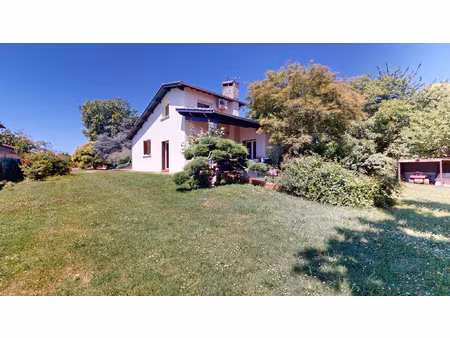 maison de type 6 sur une parcelle de 3689m2