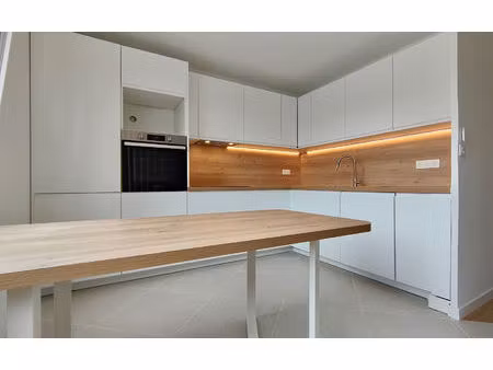 maison rénovée  proche commerces  4 chambres
