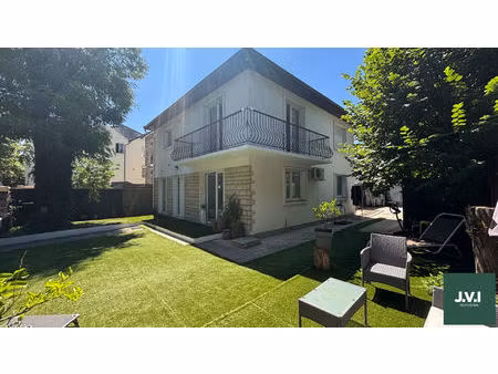 a vendre enghien les bains maison 7 pièces 184 m² dont dépendance aménagée de 20 m²