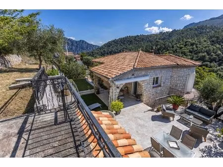 villa en pierre rénovée / 5 pièces / 128 m² / proche du village