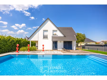 maison familiale aux prestations haut de gamme avec piscine