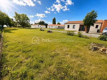 terrain commercial de 322 m² à saint-andre-treize-voies